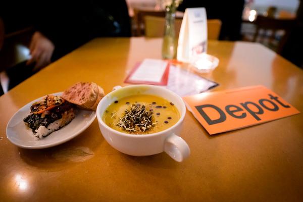 Fest 20+1 Jahre Alumniverein (Depot, 26.11.2025) Foto: eSeL.at - Joanna Pianka