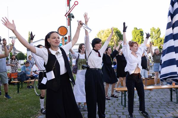 Festival der Regionen 2025: Festival Opening (Bahnhof Simbach, 13.6.2025) Foto: eSeL.at - Lorenz Seidler