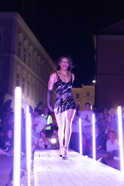 Festival der Regionen 2025: &quot;Braumiau&quot; Drag Show (Festivalzentrale Braunau, 13.6.2025) Foto: eSeL.at - Lorenz Seidler