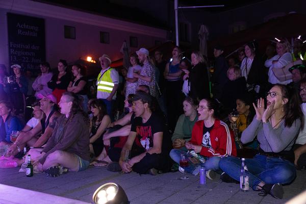 Festival der Regionen 2025: &quot;Braumiau&quot; Drag Show (Festivalzentrale Braunau, 13.6.2025) Foto: eSeL.at - Lorenz Seidler