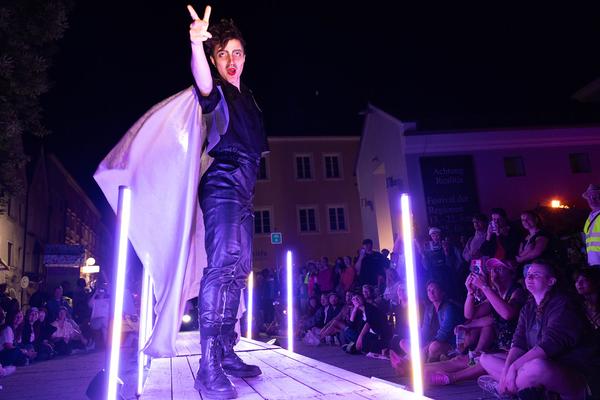 Festival der Regionen 2025: &quot;Braumiau&quot; Drag Show (Festivalzentrale Braunau, 13.6.2025) Foto: eSeL.at - Lorenz Seidler