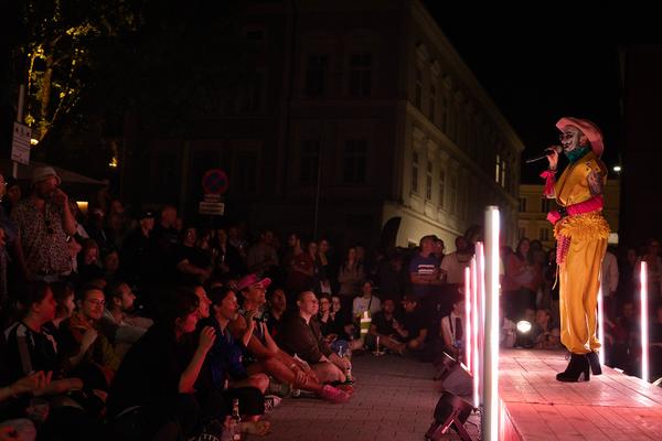 Festival der Regionen 2025: &quot;Braumiau&quot; Drag Show (Festivalzentrale Braunau, 13.6.2025) Foto: eSeL.at - Lorenz Seidler