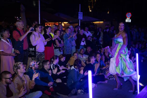 Festival der Regionen 2025: &quot;Braumiau&quot; Drag Show (Festivalzentrale Braunau, 13.6.2025) Foto: eSeL.at - Lorenz Seidler