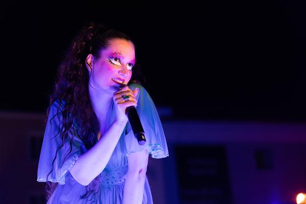 Festival der Regionen 2025: &quot;Braumiau&quot; Drag Show (Festivalzentrale Braunau, 13.6.2025) Foto: eSeL.at - Lorenz Seidler