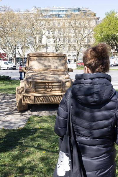 Klima Biennale: Folke Köbberling "Maaaaash!" (KOER Wien @ Karlsplatz, 10.4.2026 – 31.7.2027) Foto: eSeL.at - Lorenz Seidler