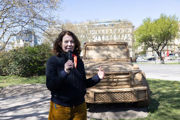 Klima Biennale: Folke Köbberling "Maaaaash!" (KOER Wien @ Karlsplatz, 10.4.2026 – 31.7.2027) Foto: eSeL.at - Lorenz Seidler