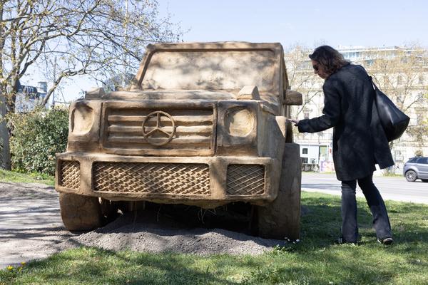 Klima Biennale: Folke Köbberling "Maaaaash!" (KOER Wien @ Karlsplatz, 10.4.2026 – 31.7.2027) Foto: eSeL.at - Lorenz Seidler
