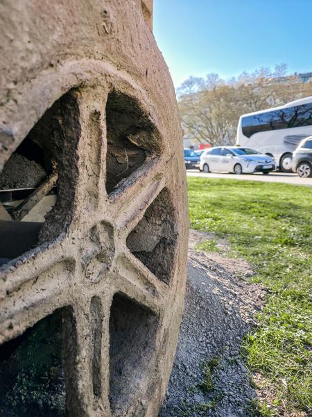 Klima Biennale: Folke Köbberling "Maaaaash!" (KOER Wien @ Karlsplatz, 10.4.2026 – 31.7.2027) Foto: eSeL.at - Joanna Pianka
