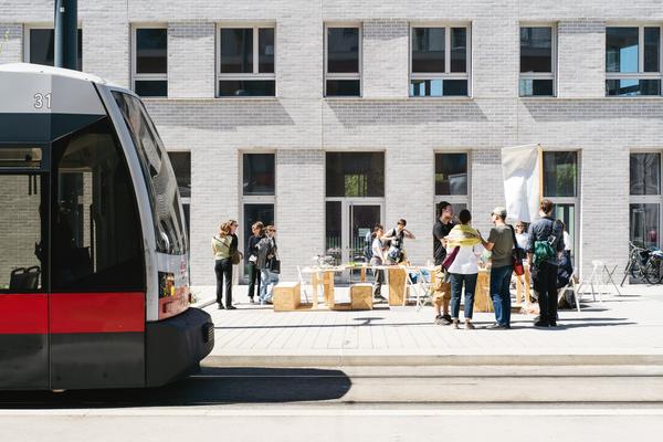 Creatives for Vienna – Making Spaces X Klima Biennale Wien: Die Anhaltestelle (Straßenbahnlinie O, 25.04.2026) Foto: Wirtschaftsagentur Wien / eSeL.at - Robert Puteanu