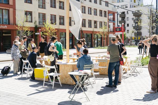 Creatives for Vienna – Making Spaces X Klima Biennale Wien: Die Anhaltestelle (Straßenbahnlinie O, 25.04.2026) Foto: Wirtschaftsagentur Wien / eSeL.at - Robert Puteanu