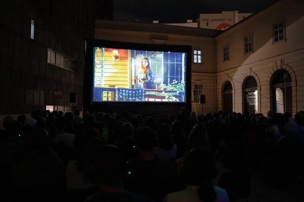 frame[o]ut opening (Museumsquartier, 18.07.2025) Foto: eSeL.at - Sarah Tasha