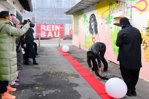 From Fear to Love - Fearless Mural (Brunnenpassage, 06.12.2025) Foto: eSeL.at - Joanna Pianka