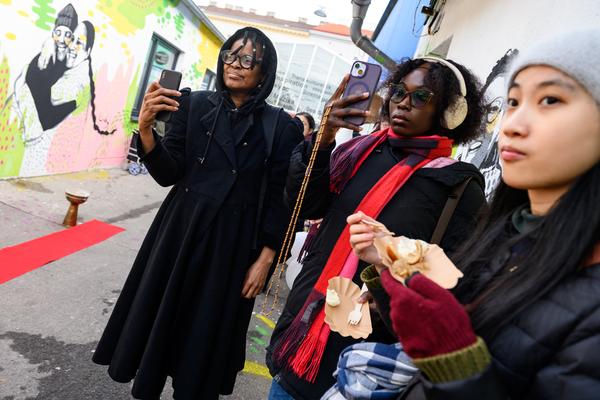 From Fear to Love - Fearless Mural (Brunnenpassage, 06.12.2025) Foto: eSeL.at - Joanna Pianka