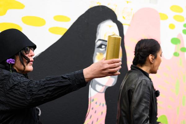 From Fear to Love - Fearless Mural (Brunnenpassage, 06.12.2025) Foto: eSeL.at - Joanna Pianka