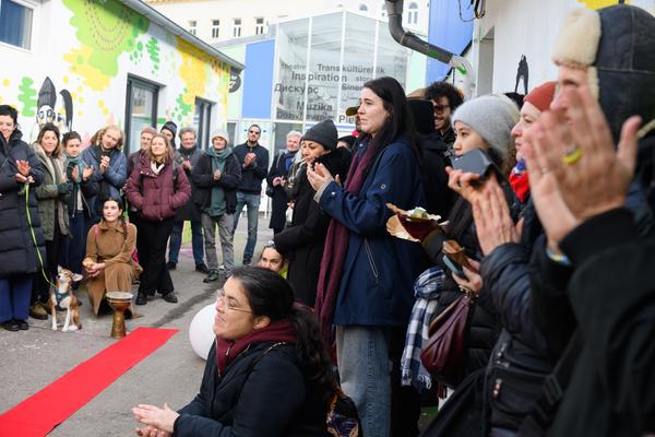 From Fear to Love - Fearless Mural (Brunnenpassage, 06.12.2025) Foto: eSeL.at - Joanna Pianka