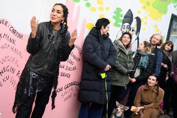 From Fear to Love - Fearless Mural (Brunnenpassage, 06.12.2025) Foto: eSeL.at - Joanna Pianka