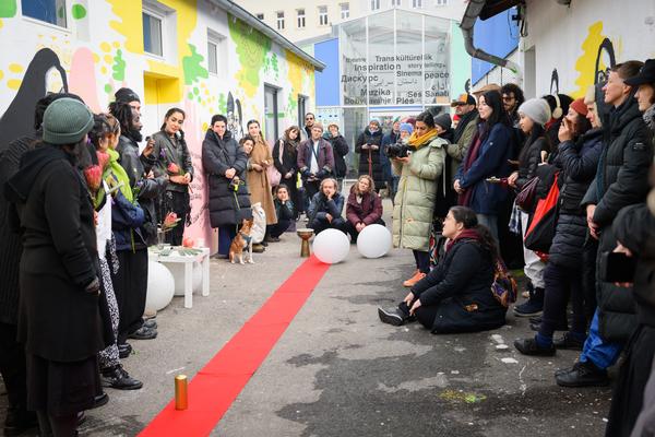 From Fear to Love - Fearless Mural (Brunnenpassage, 06.12.2025) Foto: eSeL.at - Joanna Pianka