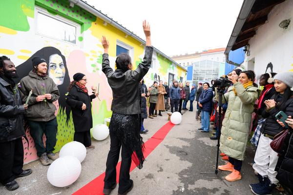 From Fear to Love - Fearless Mural (Brunnenpassage, 06.12.2025) Foto: eSeL.at - Joanna Pianka