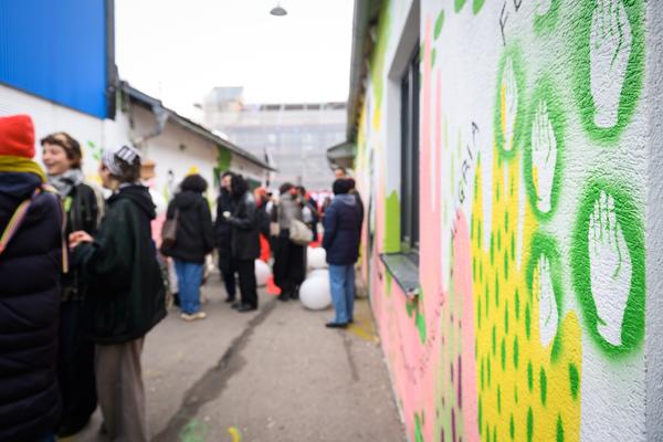 From Fear to Love - Fearless Mural (Brunnenpassage, 06.12.2025) Foto: eSeL.at - Joanna Pianka
