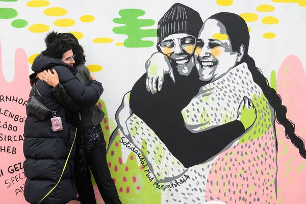 From Fear to Love - Fearless Mural (Brunnenpassage, 06.12.2025) Foto: eSeL.at - Joanna Pianka