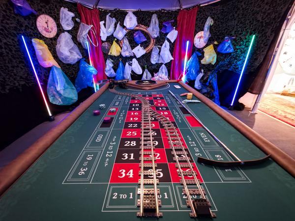 Klima Biennale 2026: FutureLeaks. The BIG Casino (Wien Mitte The Mall, 9.4. - 10.5.2026) Foto: eSeL.at - Joanna Pianka