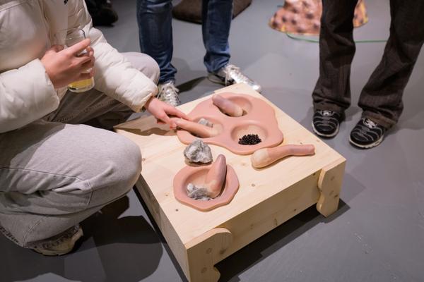 Fuzzy Earth - The Belly Knows Before the Brain (KunstHausWien, 15.10.2025 - 25.01.2026) Foto: eSeL.at - Joanna Pianka