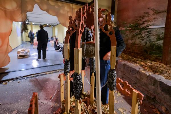 Fuzzy Earth - The Belly Knows Before the Brain (KunstHausWien, 15.10.2025 - 25.01.2026) Foto: eSeL.at - Joanna Pianka