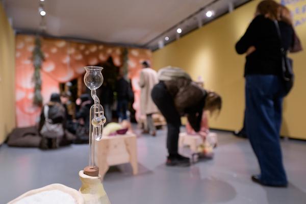 Fuzzy Earth - The Belly Knows Before the Brain (KunstHausWien, 15.10.2025 - 25.01.2026) Foto: eSeL.at - Joanna Pianka