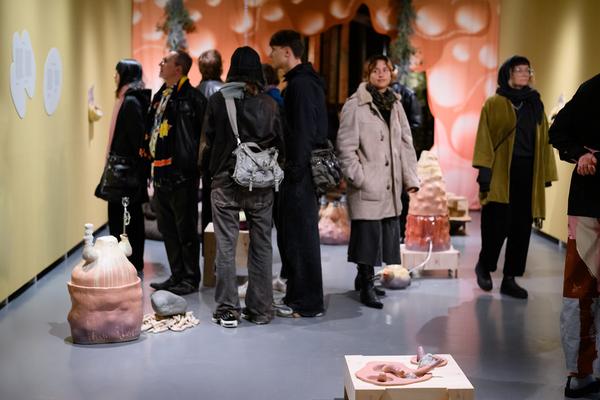 Fuzzy Earth - The Belly Knows Before the Brain (KunstHausWien, 15.10.2025 - 25.01.2026) Foto: eSeL.at - Joanna Pianka