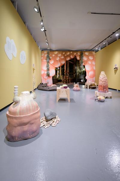 Fuzzy Earth - The Belly Knows Before the Brain (KunstHausWien, 15.10.2025 - 25.01.2026) Foto: eSeL.at - Joanna Pianka