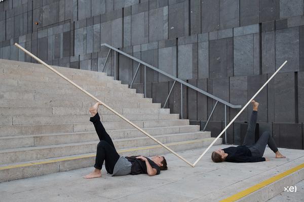 Tanzquartier Wien: Trisha Brown: In Plain Site / TRISHA BROWNs Man Walking Down the Side of a Building (MQ Innenhof, 23.9.2016, Generalprobe) <a href="http://esel.cc/TQW_TrishaBrown" rel="noreferrer nofollow">esel.cc/TQW_TrishaBrown</a> | Foto: <a href="http://eSeL.at" rel="noreferrer nofollow">eSeL.at</a> Foto: eSeL.at - Lorenz Seidler