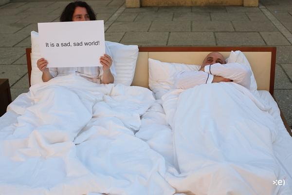 Tanzquartier / MQ Innenhof: Toxic Dreams - Bed Behaviour (10.-12.6.2014) <a href="http://esel.cc/bedbehavior" rel="noreferrer nofollow">esel.cc/bedbehavior</a> | Foto: <a href="http://eSeL.at" rel="noreferrer nofollow">eSeL.at</a> Foto: eSeL.at