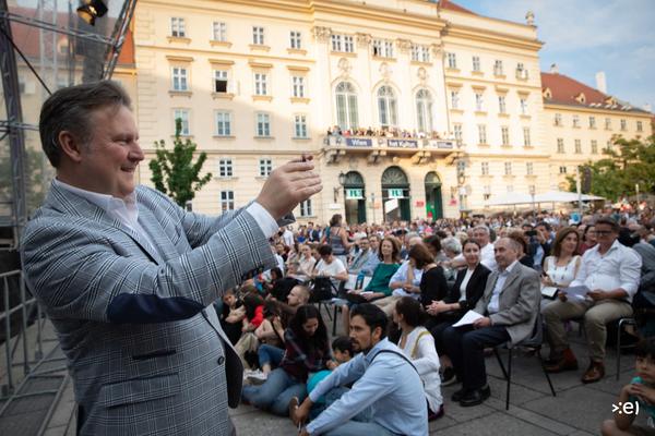 MuseumsQuartier Wien: Wiener Symphoniker im MQ (Konzert @ MQ Haupthof, 12.5.2018) <a href="https://www.mqw.at/programm/wiener-symphoniker-im-mq" rel="noreferrer nofollow">www.mqw.at/programm/wiener-symphoniker-im-mq</a> | Foto: eSeL Foto: eSeL.at - Lorenz Seidler