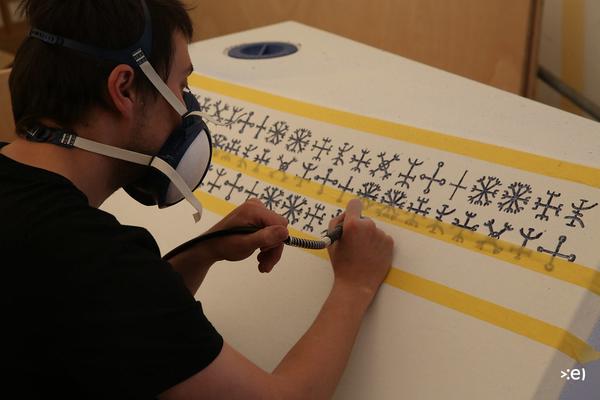 Museumsquartier: EuroArt (12.5.2015, making-of) <a href="http://esel.cc/MQ_EuroArt" rel="noreferrer nofollow">esel.cc/MQ_EuroArt</a> | Foto: <a href="http://eSeL.at" rel="noreferrer nofollow">eSeL.at</a> Foto: eSeL.at