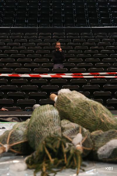 Tanzquartier Wien: FC Berman - 300 el x 50 el x 30 el (4.3.2014, Aufbau) <a href="http://esel.cc/tqw_FC-Bergman" rel="noreferrer nofollow">esel.cc/tqw_FC-Bergman</a> | <a href="http://eSeL.at" rel="noreferrer nofollow">eSeL.at</a> Foto: eSeL.at