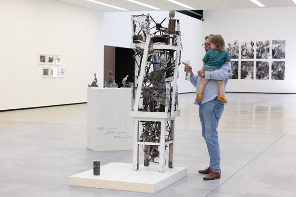 Grey Time (Jeremias Altmann &amp; Andreas Tanzer) "Traglast" (Museum Angerlehner, 27.6. - 1.11.2026) Foto: eSeL.at - Lorenz Seidler