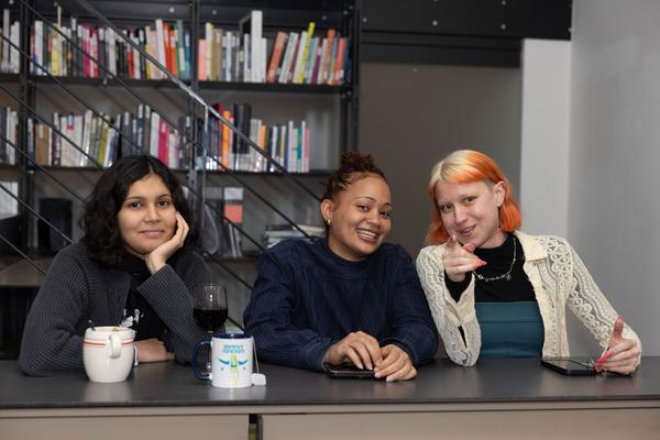 H13 2025: Stina Fors &quot;Answer me, Pythia&quot; (Kunstraum Niederösterreich, 21.11.2025) Foto: eSeL.at - Lorenz Seidler