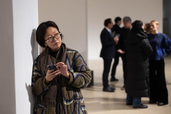 H13 2025: Stina Fors &quot;Answer me, Pythia&quot; (Kunstraum Niederösterreich, 21.11.2025) Foto: eSeL.at - Lorenz Seidler