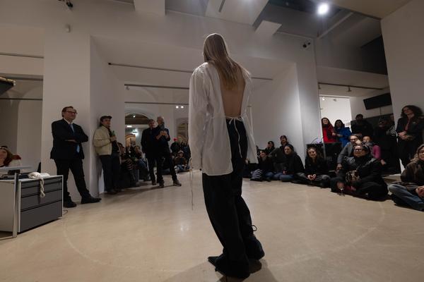 H13 2025: Stina Fors &quot;Answer me, Pythia&quot; (Kunstraum Niederösterreich, 21.11.2025) Foto: eSeL.at - Lorenz Seidler