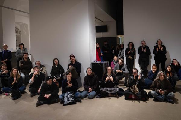 H13 2025: Stina Fors &quot;Answer me, Pythia&quot; (Kunstraum Niederösterreich, 21.11.2025) Foto: eSeL.at - Lorenz Seidler