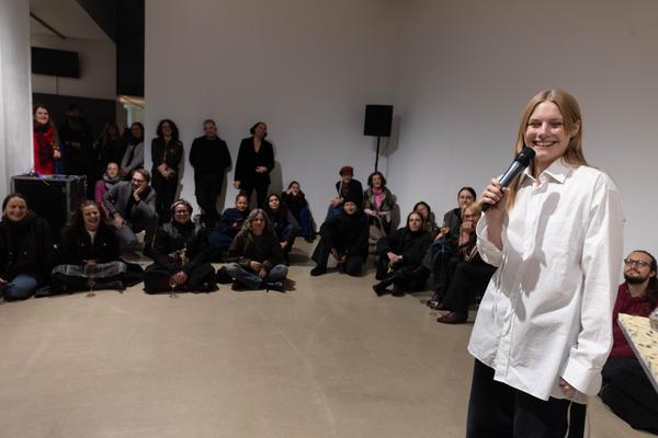 H13 2025: Stina Fors &quot;Answer me, Pythia&quot; (Kunstraum Niederösterreich, 21.11.2025) Foto: eSeL.at - Lorenz Seidler