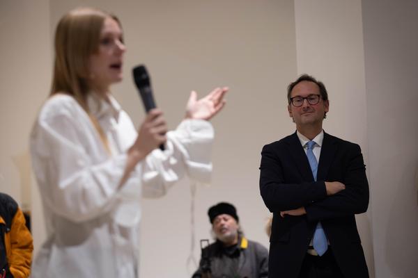 H13 2025: Stina Fors &quot;Answer me, Pythia&quot; (Kunstraum Niederösterreich, 21.11.2025) Foto: eSeL.at - Lorenz Seidler