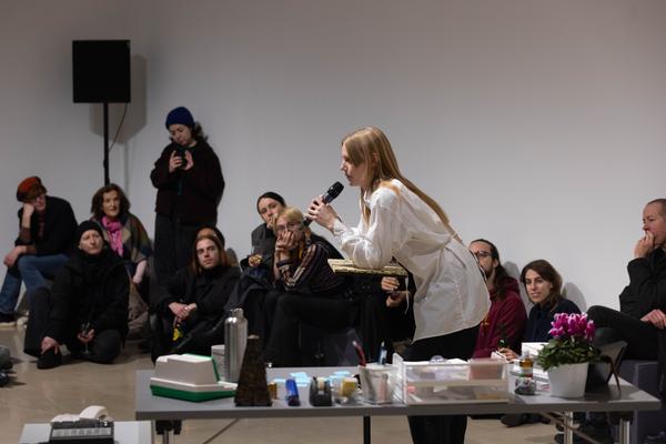 H13 2025: Stina Fors &quot;Answer me, Pythia&quot; (Kunstraum Niederösterreich, 21.11.2025) Foto: eSeL.at - Lorenz Seidler