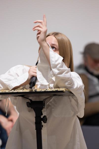 H13 2025: Stina Fors &quot;Answer me, Pythia&quot; (Kunstraum Niederösterreich, 21.11.2025) Foto: eSeL.at - Lorenz Seidler