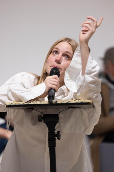 H13 2025: Stina Fors &quot;Answer me, Pythia&quot; (Kunstraum Niederösterreich, 21.11.2025) Foto: eSeL.at - Lorenz Seidler