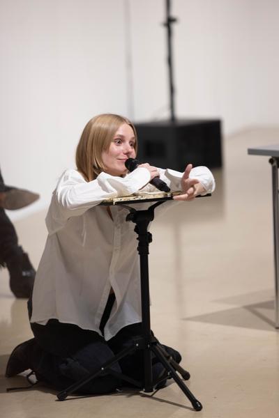 H13 2025: Stina Fors &quot;Answer me, Pythia&quot; (Kunstraum Niederösterreich, 21.11.2025) Foto: eSeL.at - Lorenz Seidler