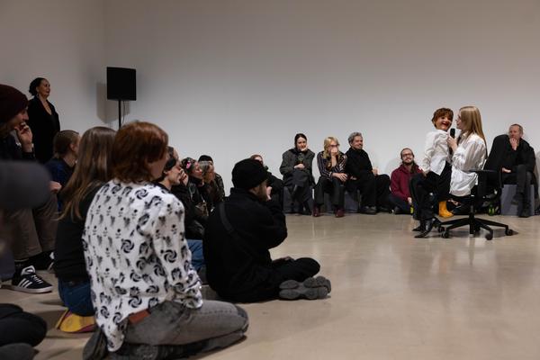 H13 2025: Stina Fors &quot;Answer me, Pythia&quot; (Kunstraum Niederösterreich, 21.11.2025) Foto: eSeL.at - Lorenz Seidler