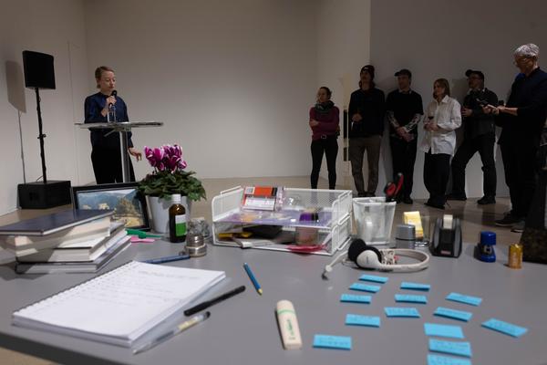 H13 2025: Stina Fors &quot;Answer me, Pythia&quot; (Kunstraum Niederösterreich, 21.11.2025) Foto: eSeL.at - Lorenz Seidler