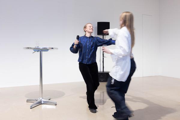 H13 2025: Stina Fors &quot;Answer me, Pythia&quot; (Kunstraum Niederösterreich, 21.11.2025) Foto: eSeL.at - Lorenz Seidler