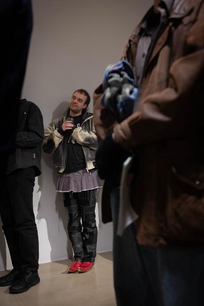 H13 2025: Stina Fors &quot;Answer me, Pythia&quot; (Kunstraum Niederösterreich, 21.11.2025) Foto: eSeL.at - Lorenz Seidler